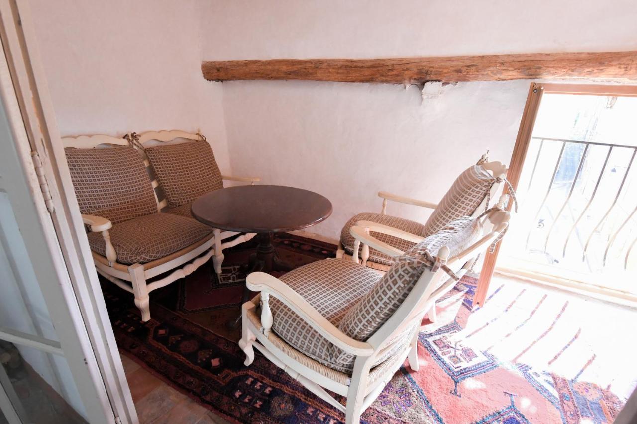 Bed and Breakfast La Cachette Du Comte Montfort-sur-Argens Exterior foto